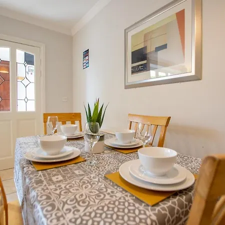 Apartment 2 Bed By Shortstays *