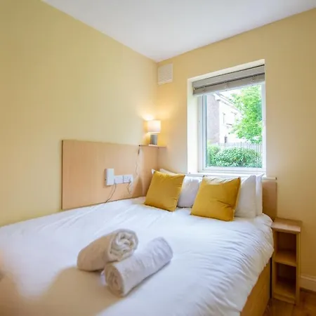 Apartment 2 Bed By Shortstays *