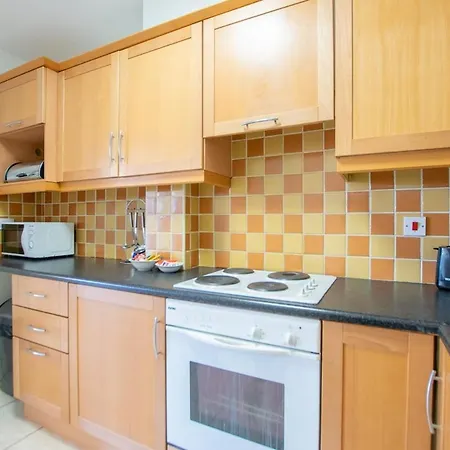 Διαμέρισμα 29 - Spacious 2br - Sleeps 6 *