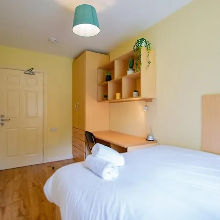29 - 2 Bed By Shortstays * Galway