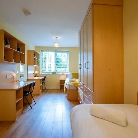 Apartment 2 Bed By Shortstays