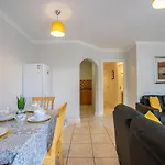 29 - Spacious 2br - Sleeps 6 Apartment *