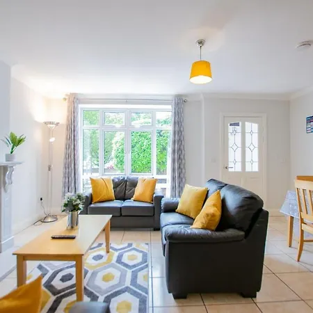 29 - Spacious 2br - Sleeps 6 Galway
