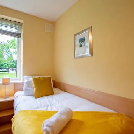 Apartment 29 - Spacious 2br - Sleeps 6 Galway
