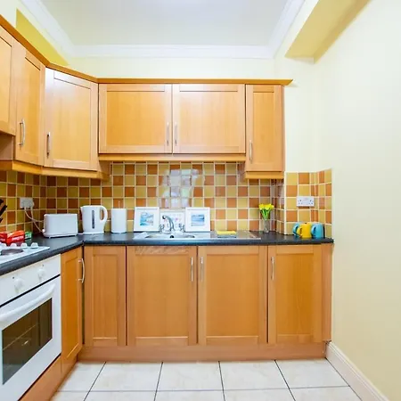 Apartment 29 - Spacious 2br - Sleeps 6 Galway